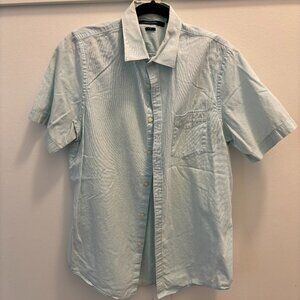 Perry Ellis Light Blue Button-Down Shirt - Classic Style